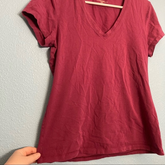 Banana Republic Basic VNeck tee - Raspberry - Picture 6 of 7